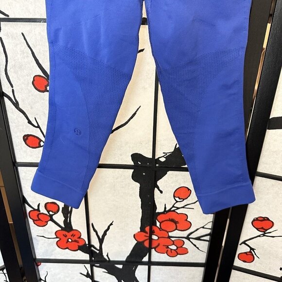 Lululemon ZONE IN TIGHT Blue High Waist Compression Crop Leggings Size 2 - Picture 8 of 8